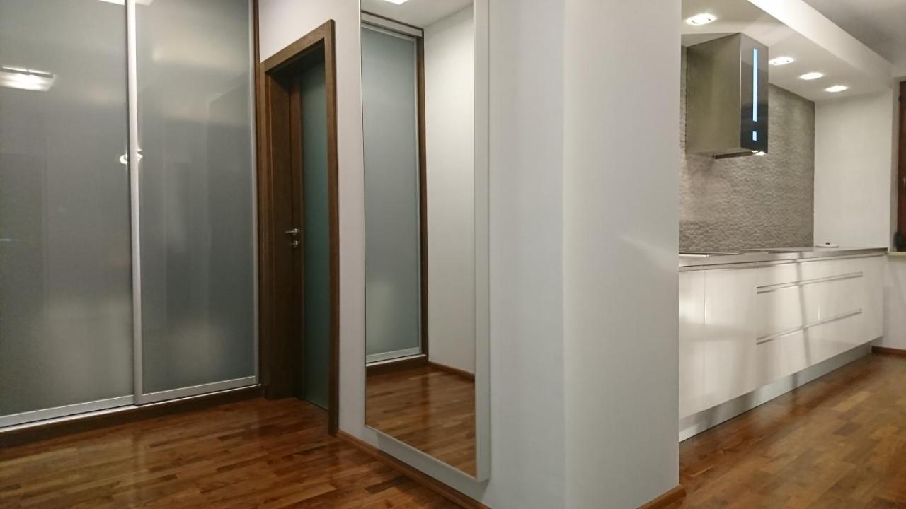 Quiet And Spacious Apartment With Garage Option 克拉科夫 外观 照片
