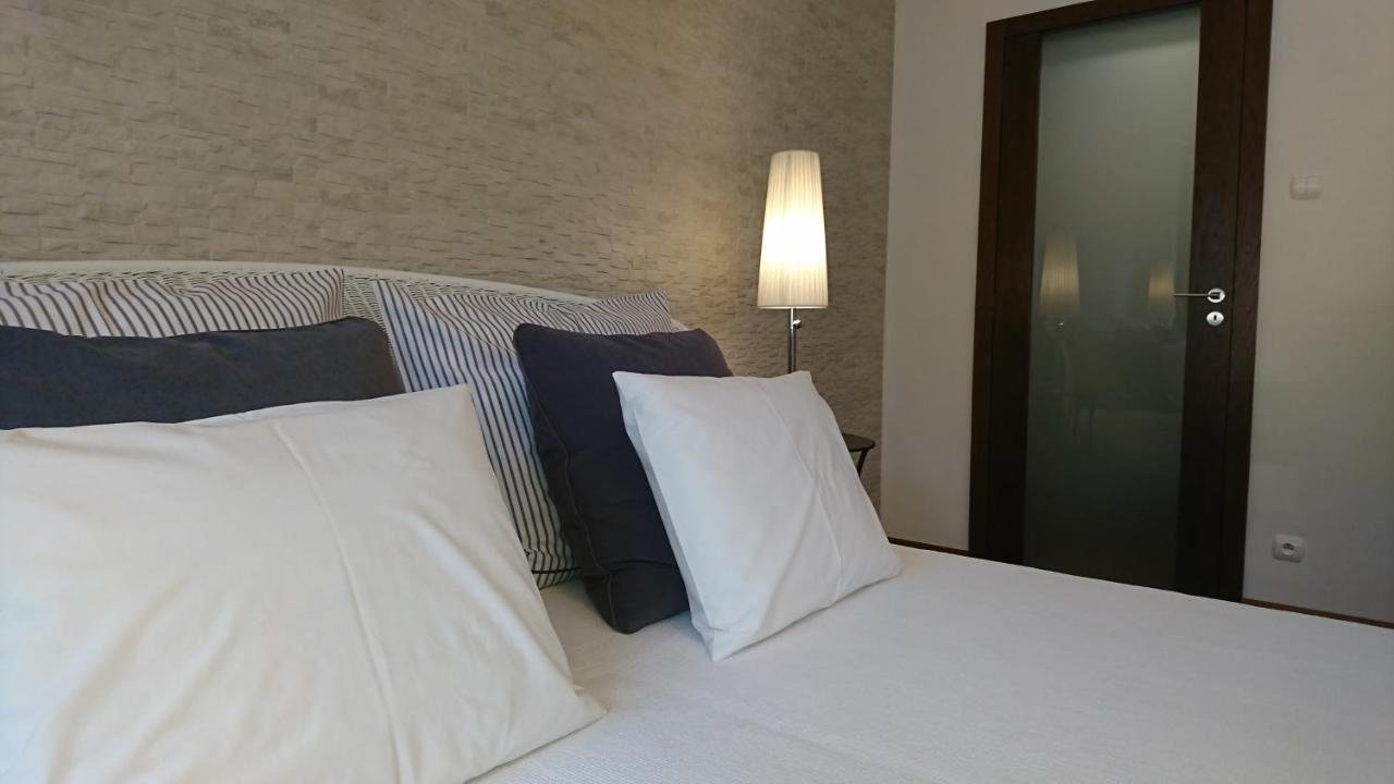 Quiet And Spacious Apartment With Garage Option 克拉科夫 外观 照片