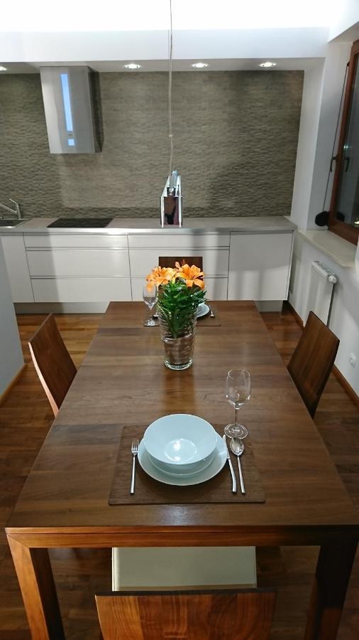 Quiet And Spacious Apartment With Garage Option 克拉科夫 外观 照片